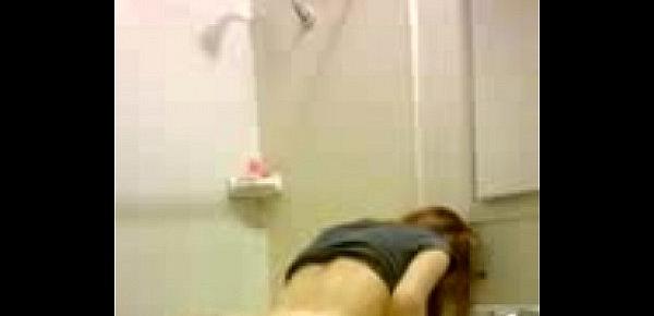  Bathroom Quickie and show on webcam